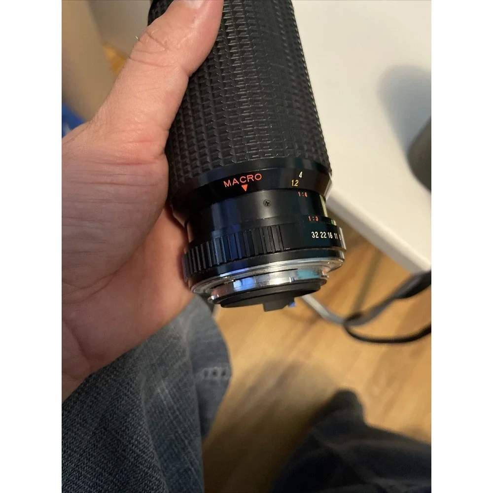 Albinar-ADG 1:5.6 75-300mm No.K8477395 Camera With Case (12)